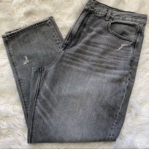 American Eagle Mom Jean Sz 20 Long Black Destroyed